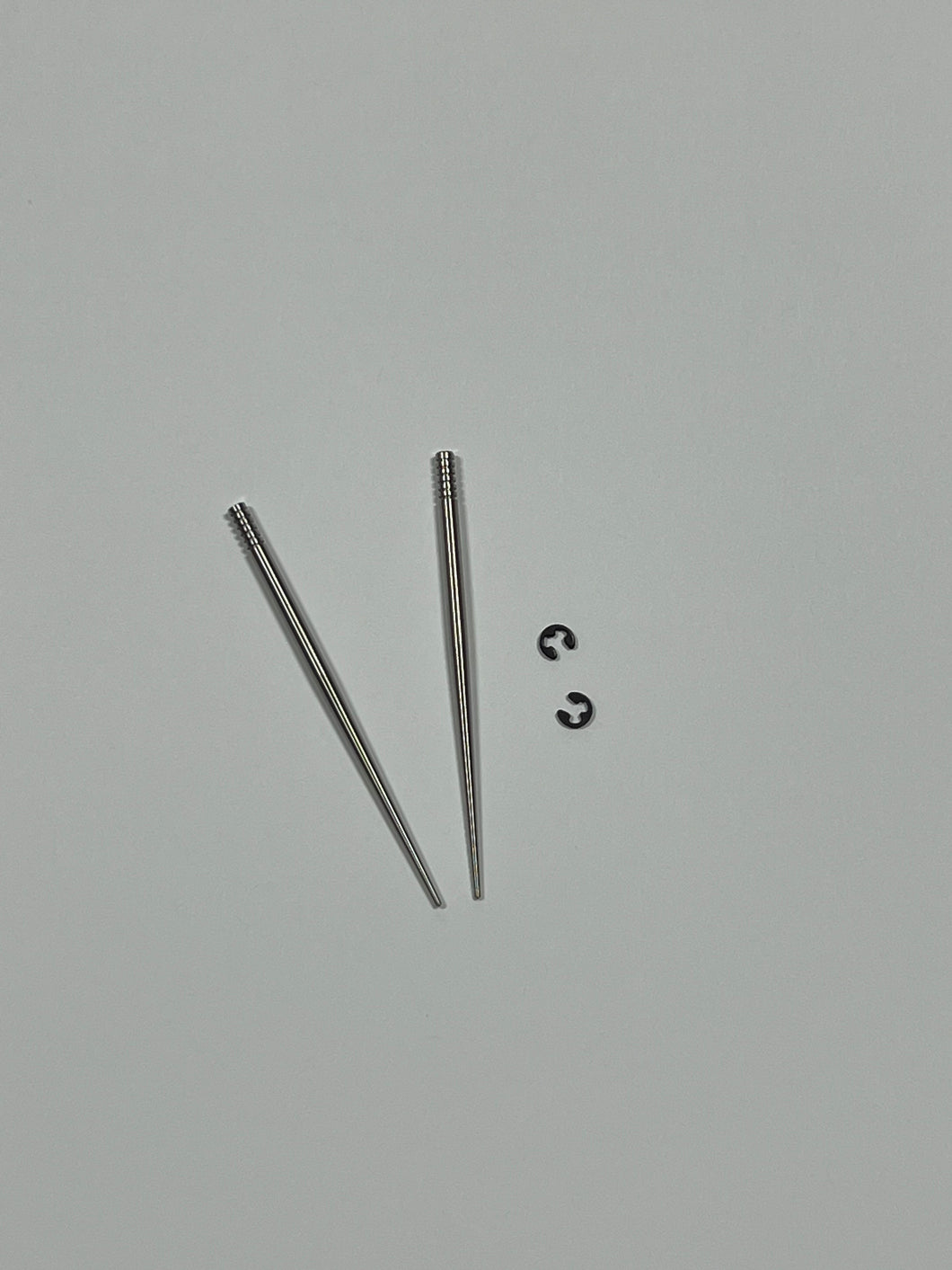 PAIR OF BANSHEE NEEDLES WITH C-CLIPS